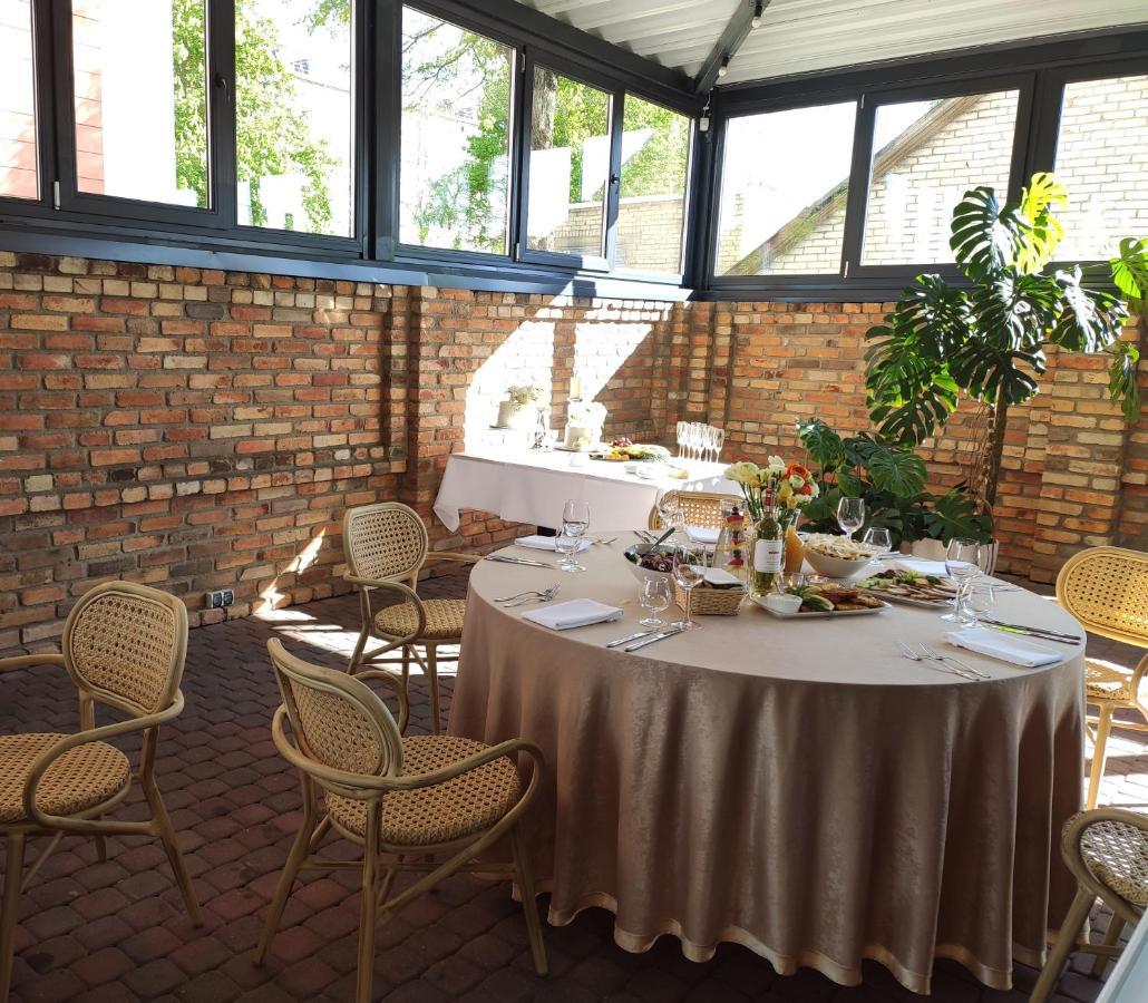 Central Hotel Radziwiliszki Extérieur photo