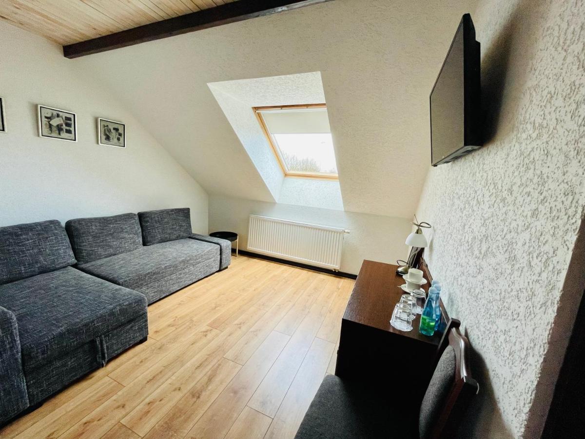 Central Hotel Radziwiliszki Extérieur photo