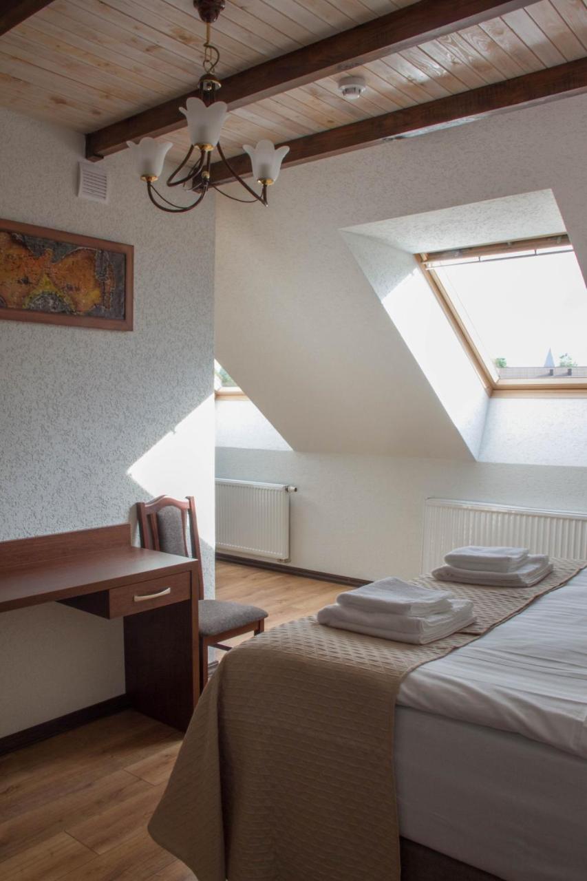 Central Hotel Radziwiliszki Extérieur photo