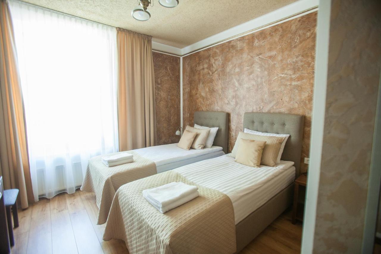Central Hotel Radziwiliszki Extérieur photo