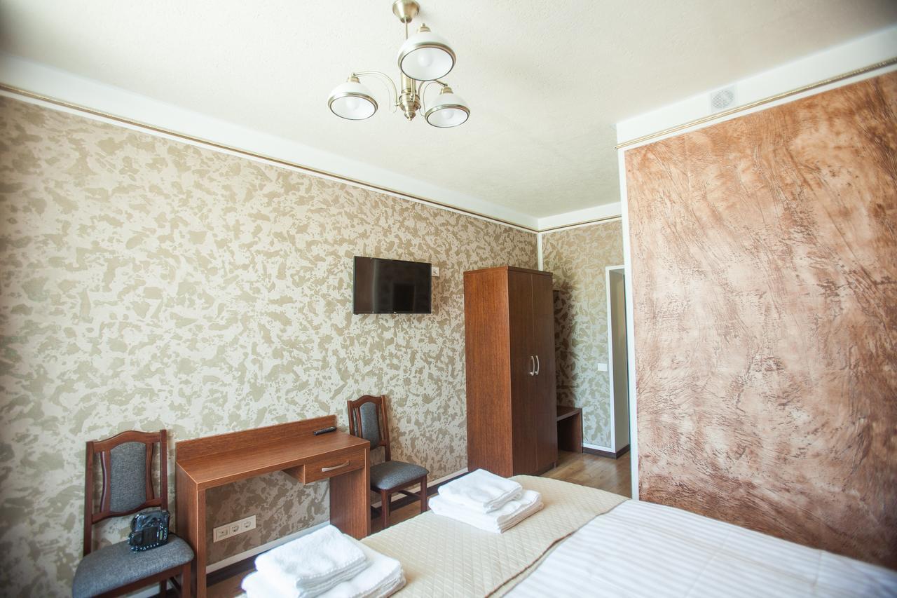 Central Hotel Radziwiliszki Extérieur photo